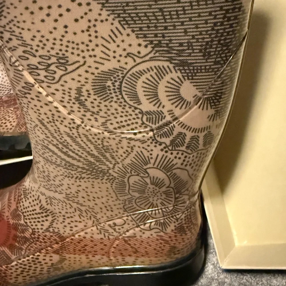 Burberry Tan and Black Very pretty Patterned Women's Rain Boots - Picture 10 of 10